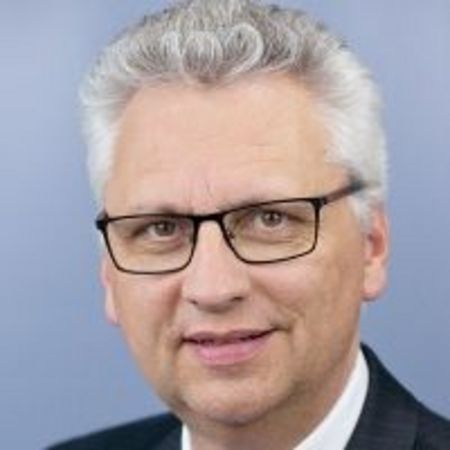 Prof. Dr. Stephan Holthaus Prof. Dr. Stephan Holthaus